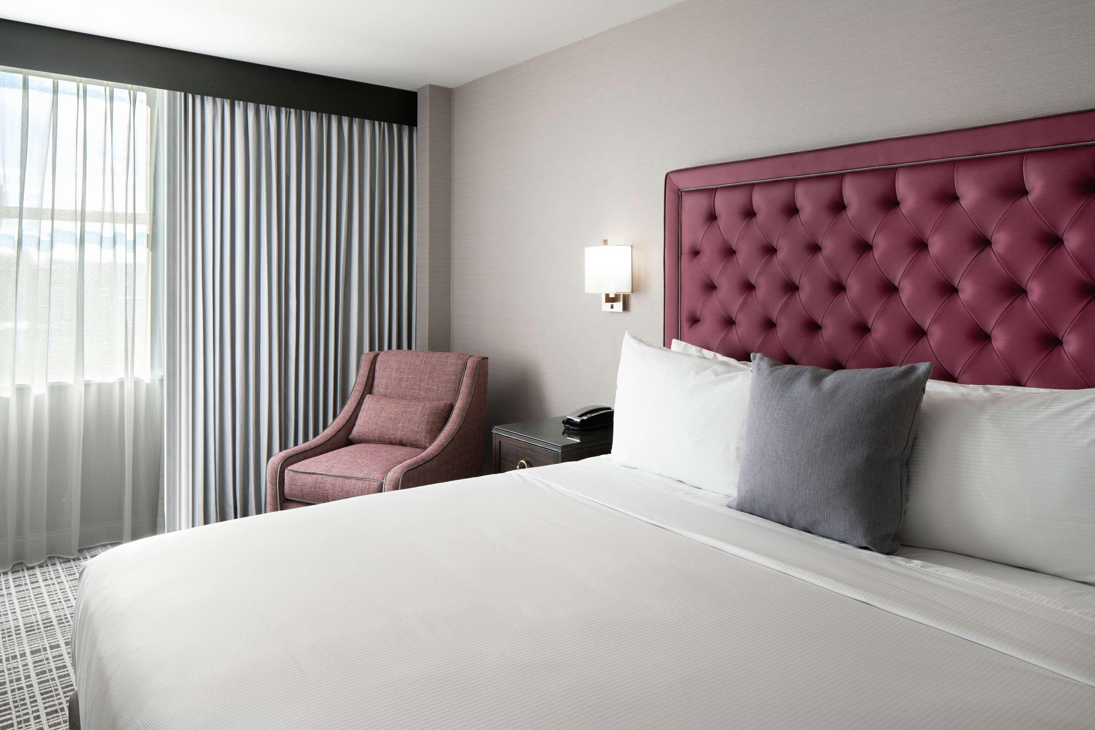 The Axis Moline Hotel, Tapestry Collection By Hilton Eksteriør bilde