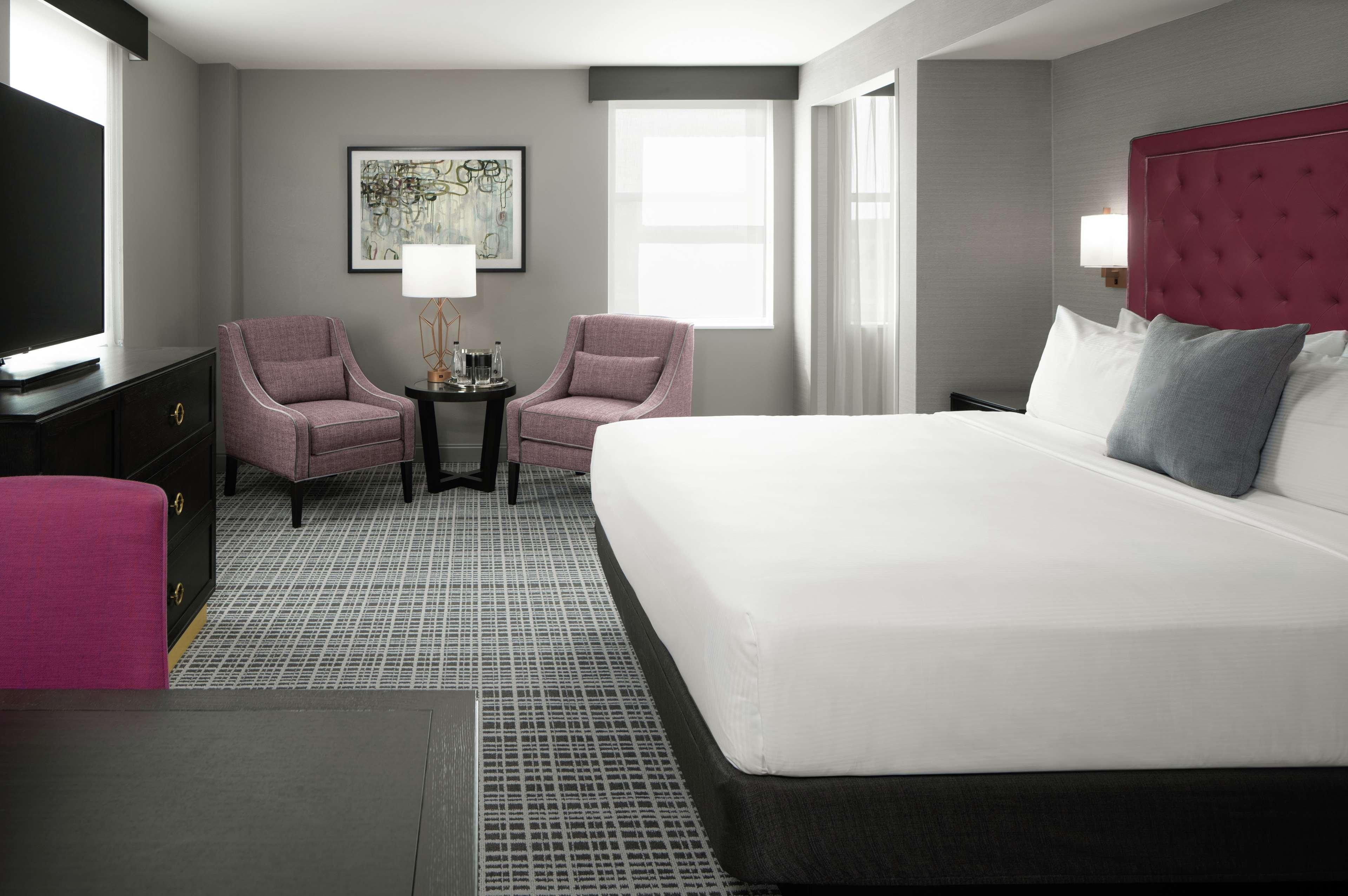The Axis Moline Hotel, Tapestry Collection By Hilton Eksteriør bilde