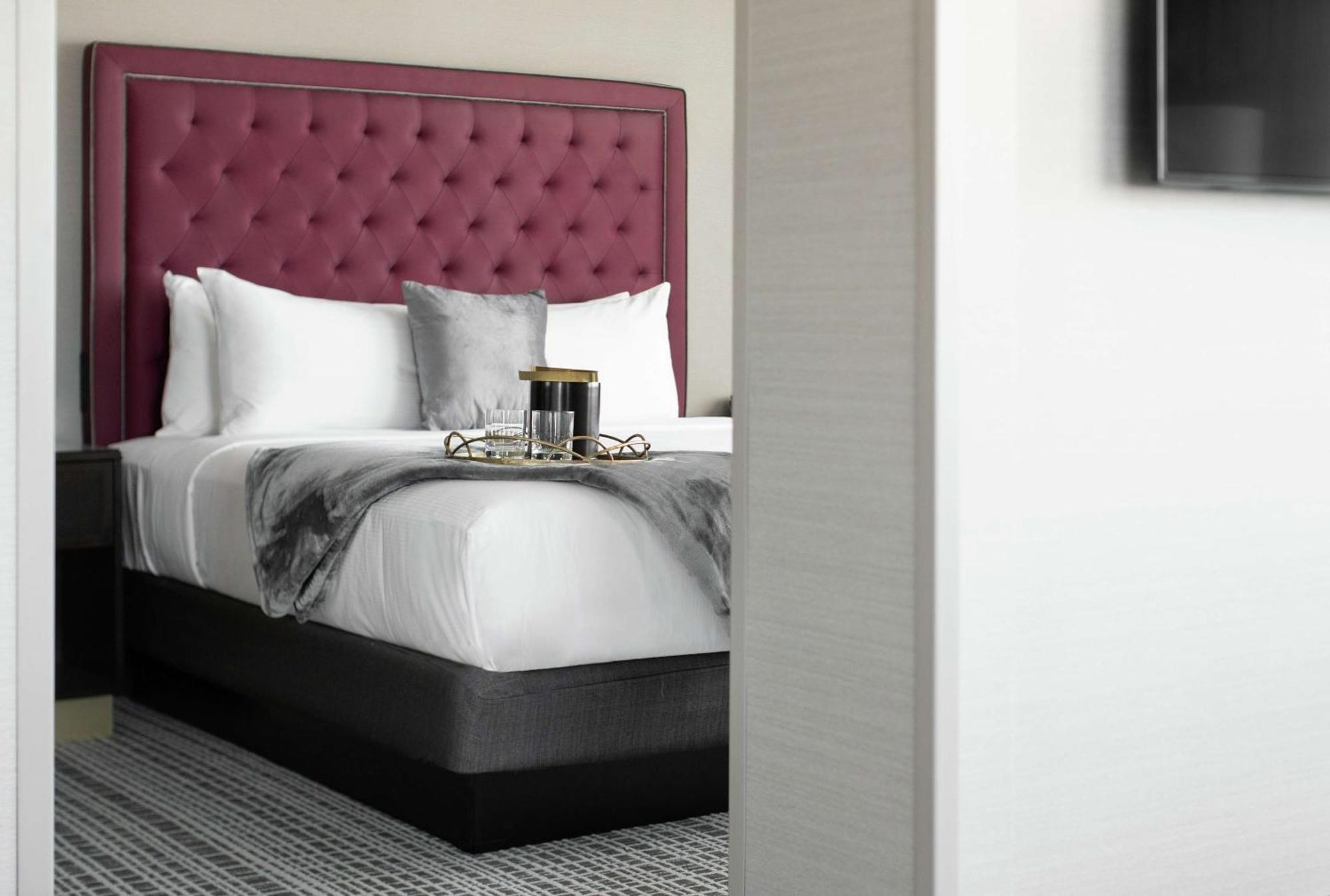 The Axis Moline Hotel, Tapestry Collection By Hilton Eksteriør bilde