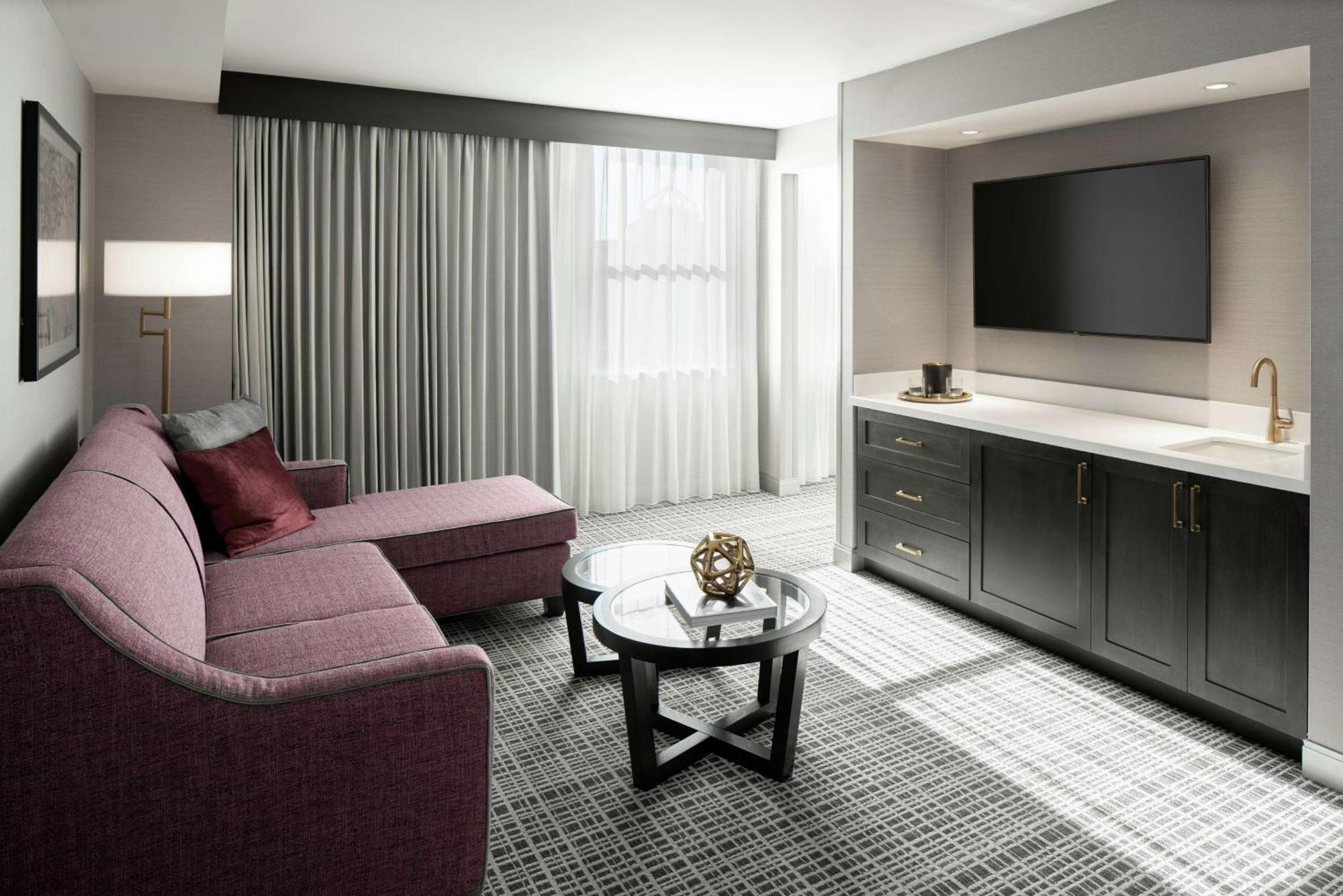 The Axis Moline Hotel, Tapestry Collection By Hilton Eksteriør bilde